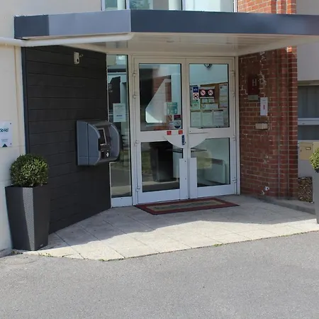 ホテル Initial By Balladins Bethune