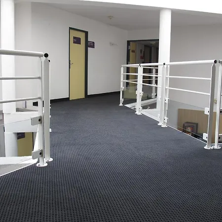 ホテル Initial By Balladins Bethune 2*