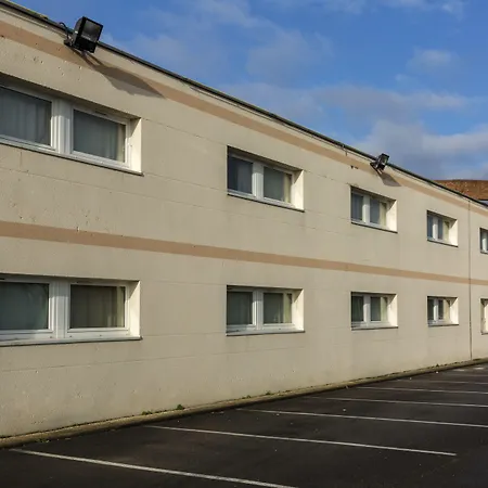 ホテル Initial By Balladins Bethune